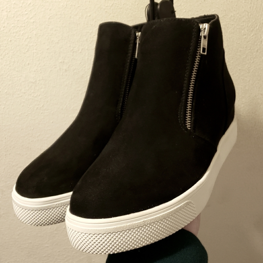 Time and Tru Wedges